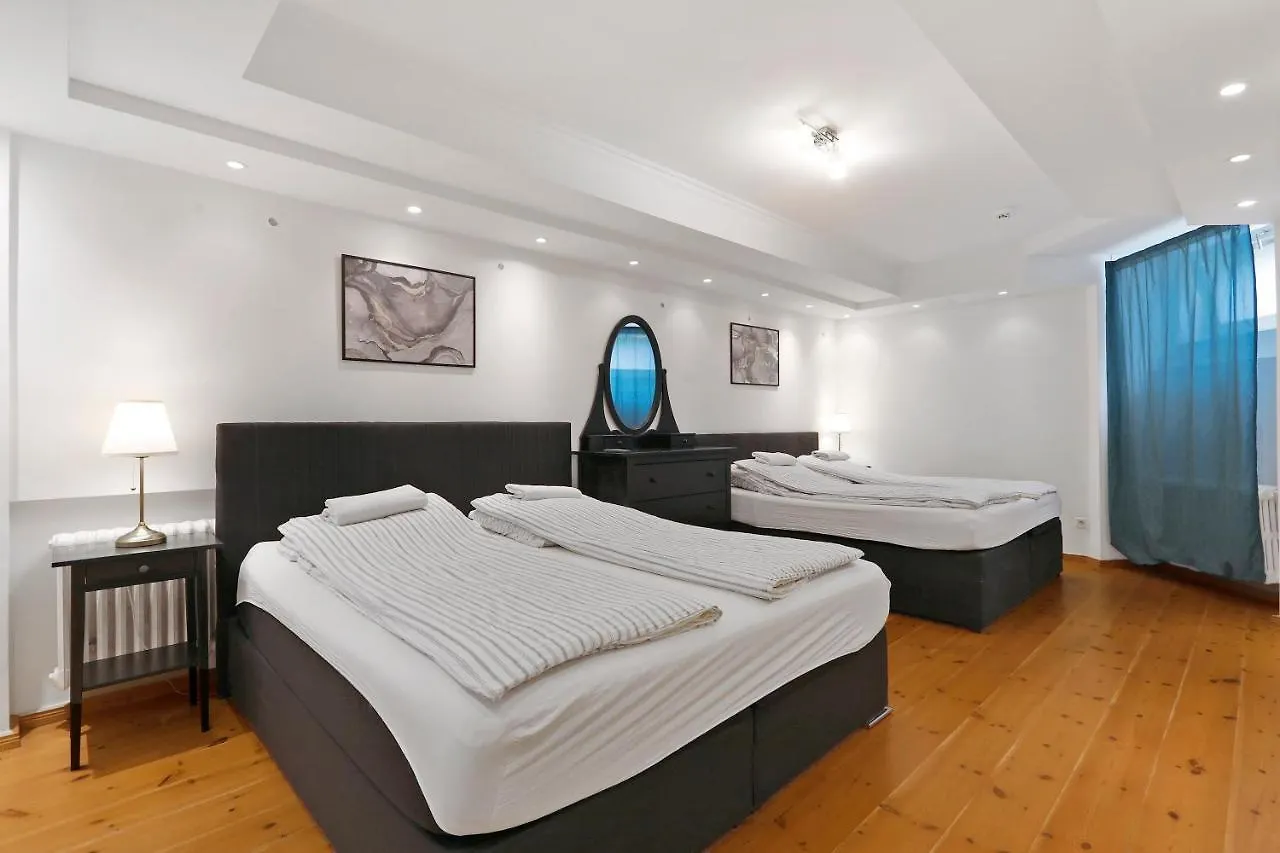Central Apartment Near Potsdamer Platz contacts